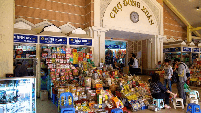 Dong Xuan Market - The largest market in Hanoi