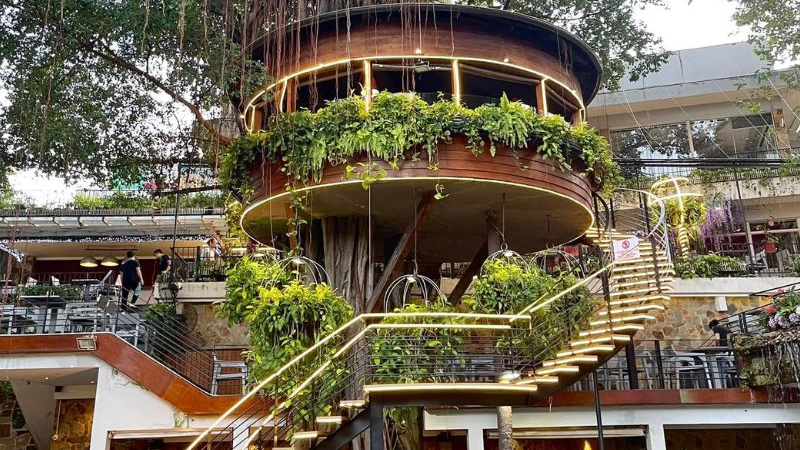 Tree house at Du Mien Garden Cafe