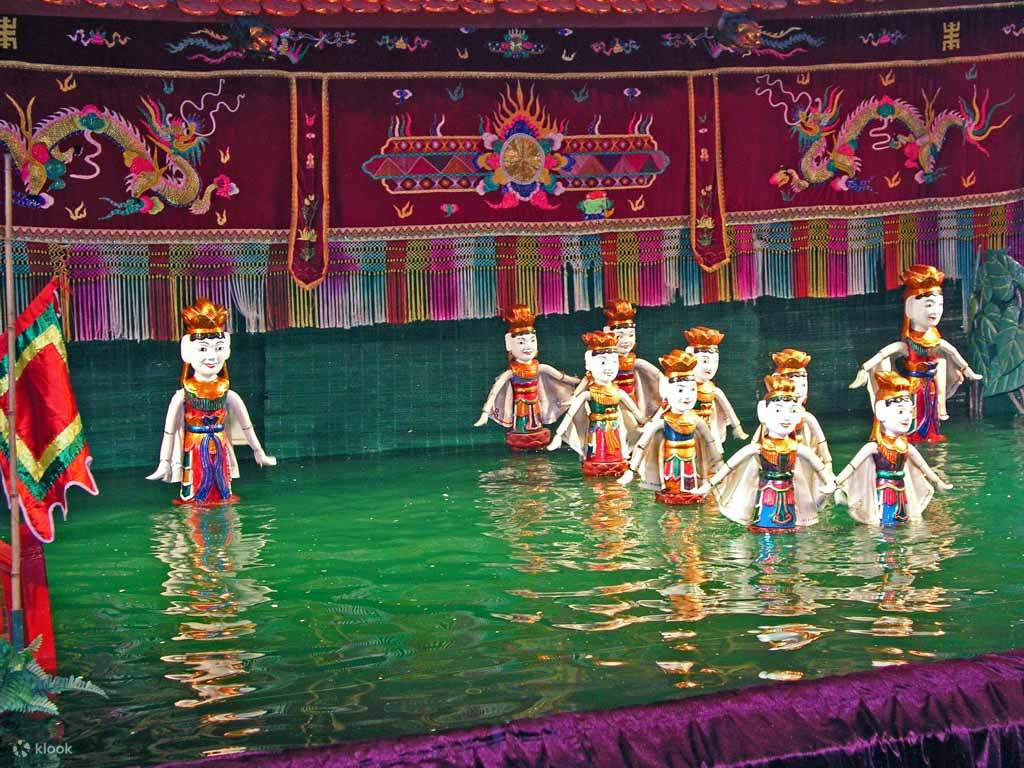 Water puppet show