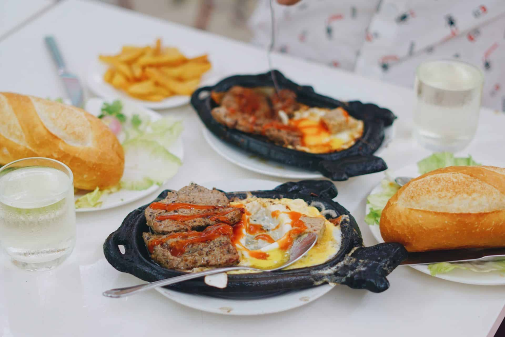 Bò Né Lệ Hồng – 489/29/20 Huỳnh Văn Bánh Street, Phú Nhuận District