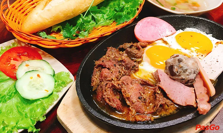 Quán Ba Ngon – 18 Đinh Tiên Hoàng Street, District 1