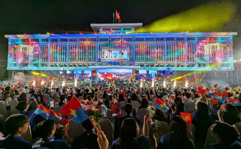 The widespread use of smartphones, e-commerce platforms has completely transformed how people live and interact.