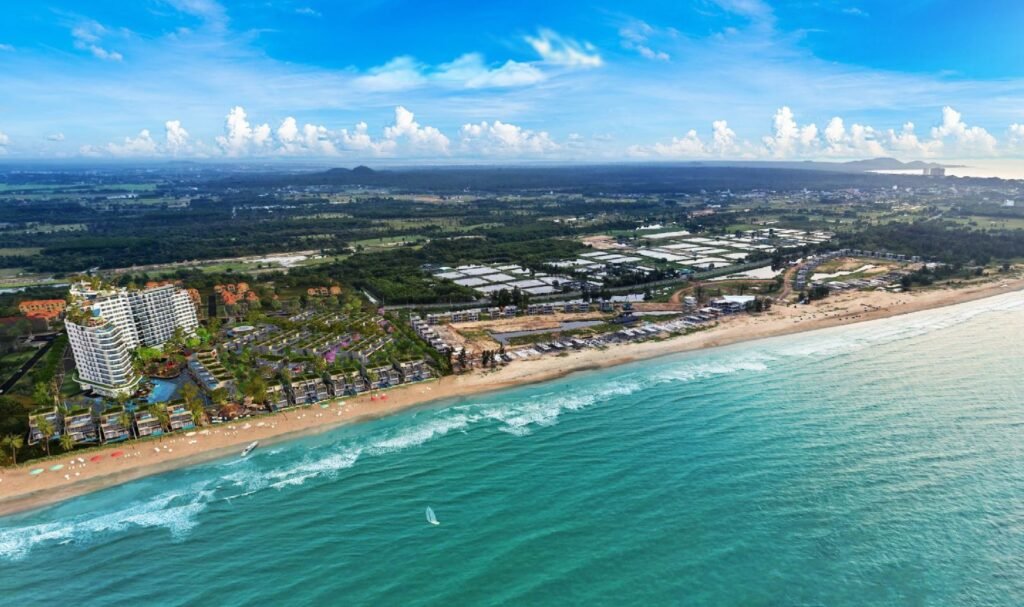 Hồ Tràm offers a slightly more polished experience while still maintaining a relaxed atmosphere.