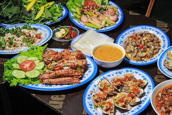Hoi An coastal location is another reason why the city has become a favorite destination for food lovers.