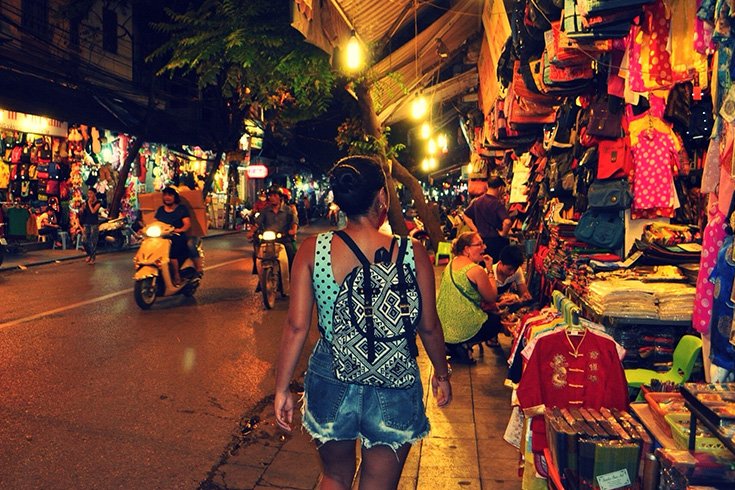 As a result, visitors experience much more than commerce. The market becomes a celebration of Hanoi’s cultural identity.