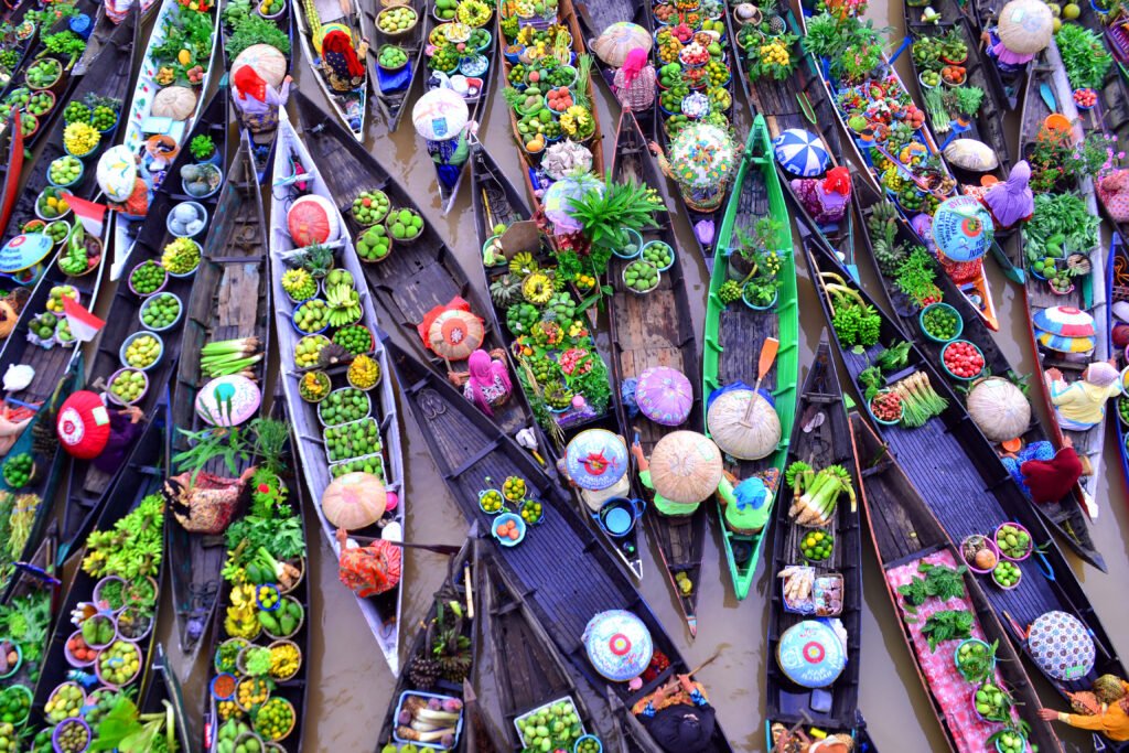 Cai Rang floating market.
