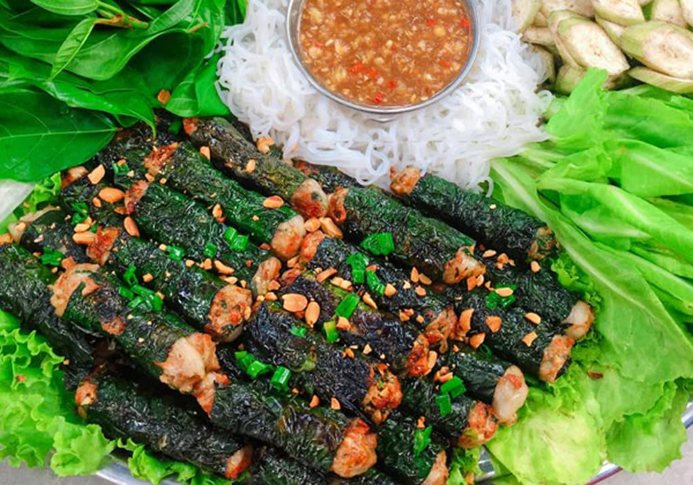 Bo La Lot – Grilled Beef Wrapped In Betel Leaves