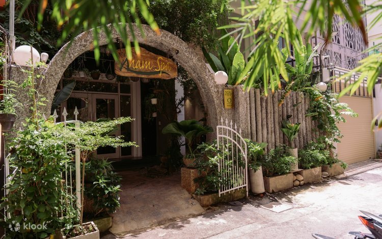 A peaceful sanctuary hidden in the city's heartbeat. Anam QT Spa is where I go to find my inner balance.