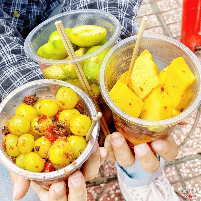 Shaken Tropical Fruits – The Ultimate Saigon Street Snack