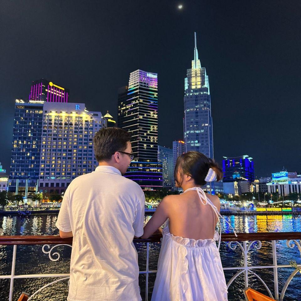 One of the greatest advantages of a Saigon luxury cruise is its versatility. Unlike activities designed for specific demographics, a river cruise appeals to a wide range of travelers.