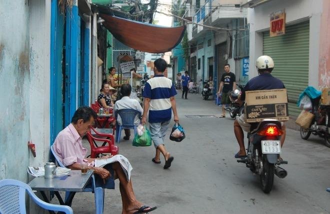 Saigon’s intricate network of alleyways provided discreet routes for moving people, supplies, and information throughout the city.