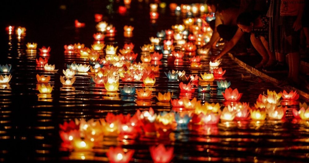 Making a wish and watching my little paper lantern drift gently down the Hoai River. Surrounded by floating lights and centuries-old wooden houses, this magical moment is something I’ll never forget.