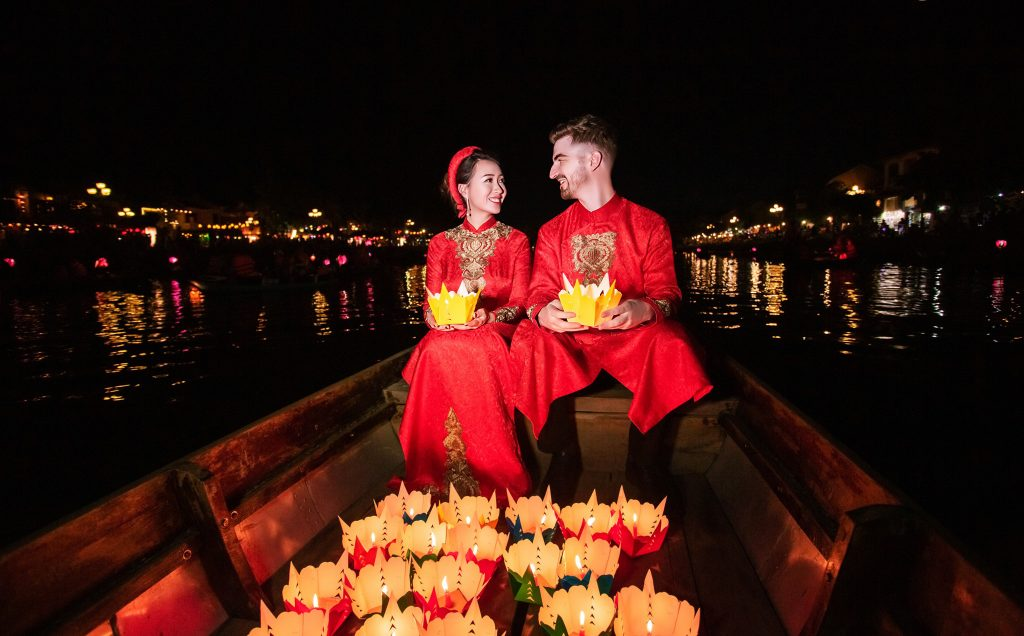 Walking through the lantern-lit alleys of Hoi An feels like a warm hug from the past. No cars, no rushing, just the soft, magical glow of silk and history.