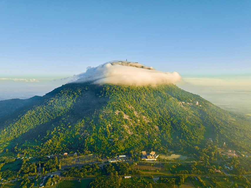 Traded the city skyscrapers for the highest peak in the South. Sweating through every steep step, but reaching the misty top of Ba Den Mountain makes it all worth it. Saigon, you look beautiful from up here!