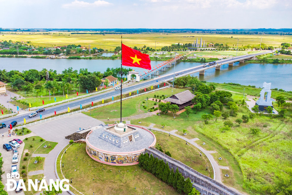 The 17th Parallel. For 20 long years, this map line was a painful reality that separated families, cut through rivers, and divided a single homeland. Walking here today, where the Ben Hai River flows peacefully, it is deeply moving to feel the weight of history beneath my steps.