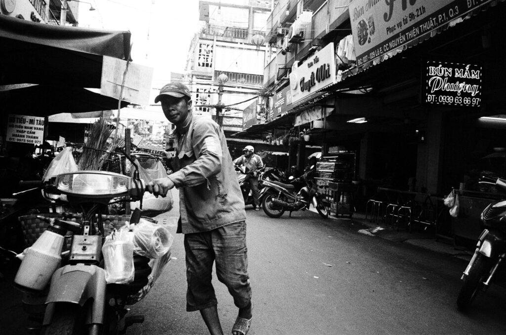 A cyclo ride provides ideal conditions for photography because travelers can observe and capture scenes without worrying about navigation or transportation