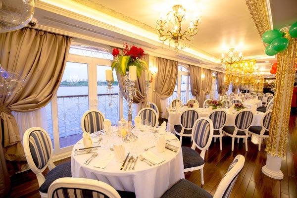 While the scenery alone makes a river cruise worthwhile, the dining experience elevates the journey into something truly exceptional