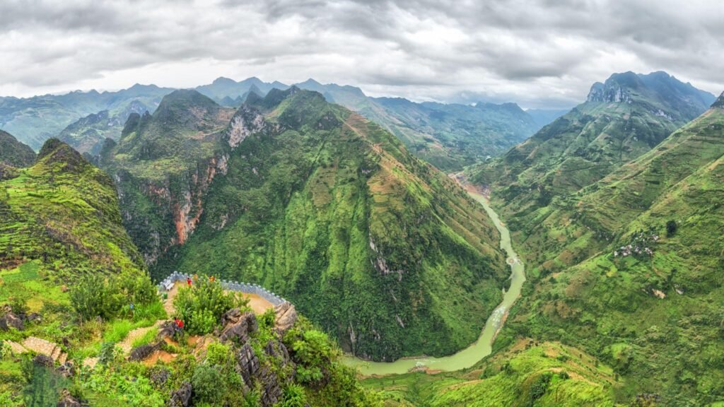 The legendary Ma Pi Leng Pass offers one of the most breathtaking mountain panoramas in Southeast Asia. Every twist and turn rewards riders with unforgettable views over the emerald Nho Que River and towering limestone peaks.
